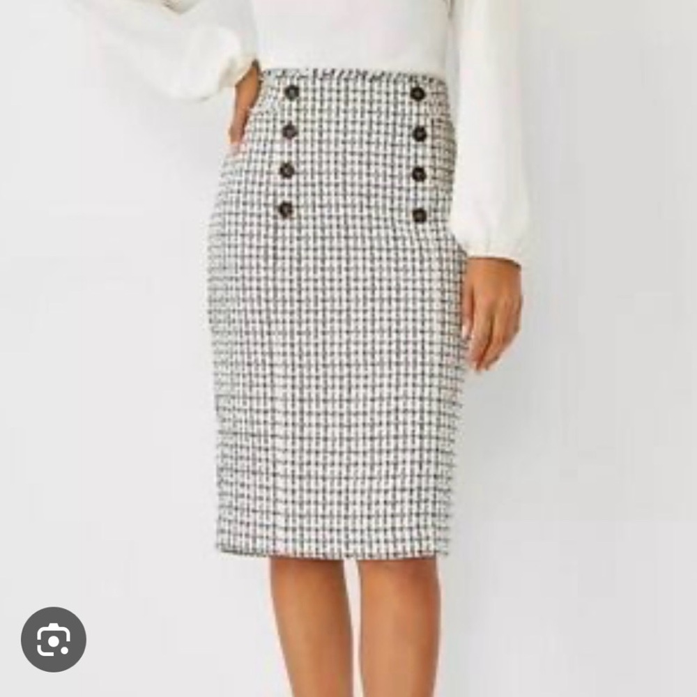 Classic Black and White Houndstooth Pencil Skirt